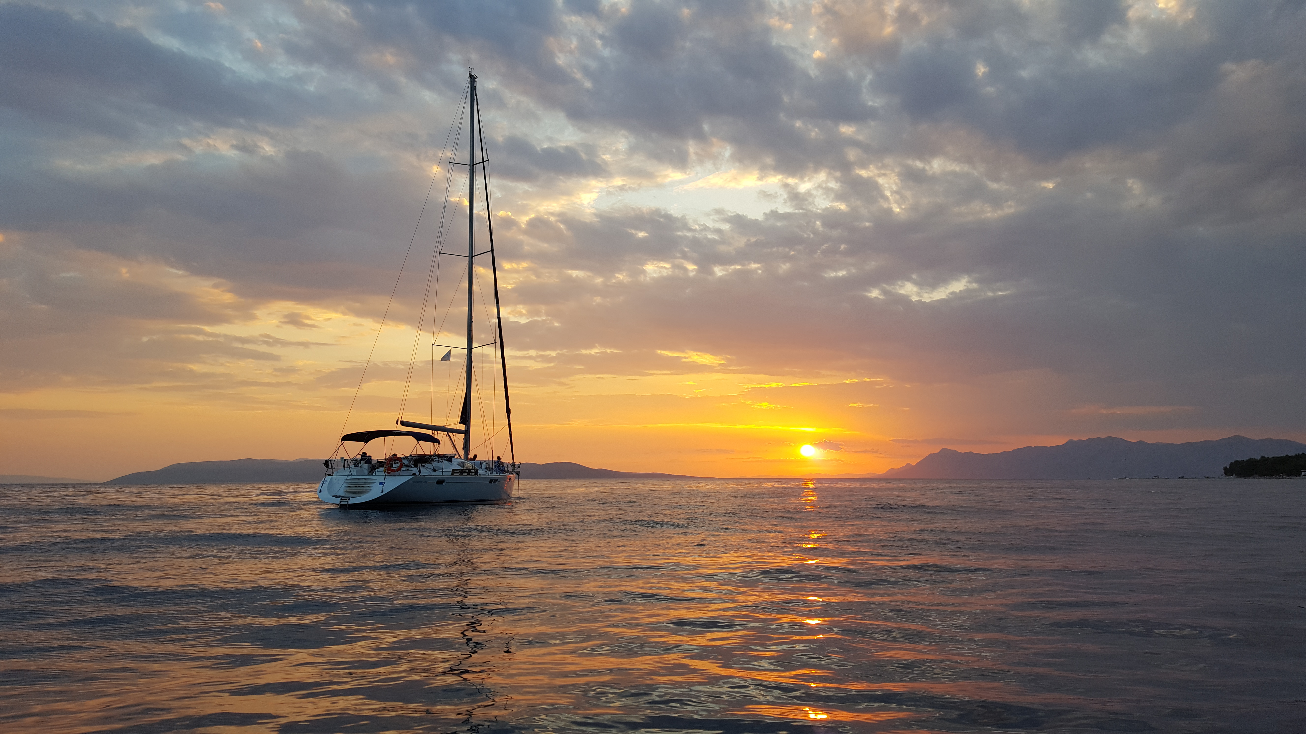 Sunrise Sail Sailing trips & Yacht charter