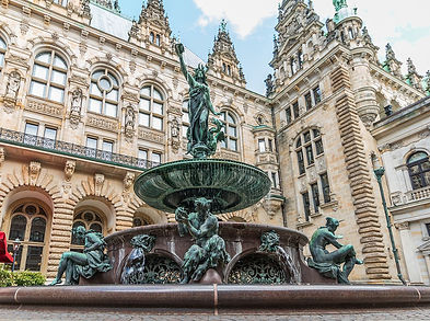 Rathaus + Arkaden 1.jpg