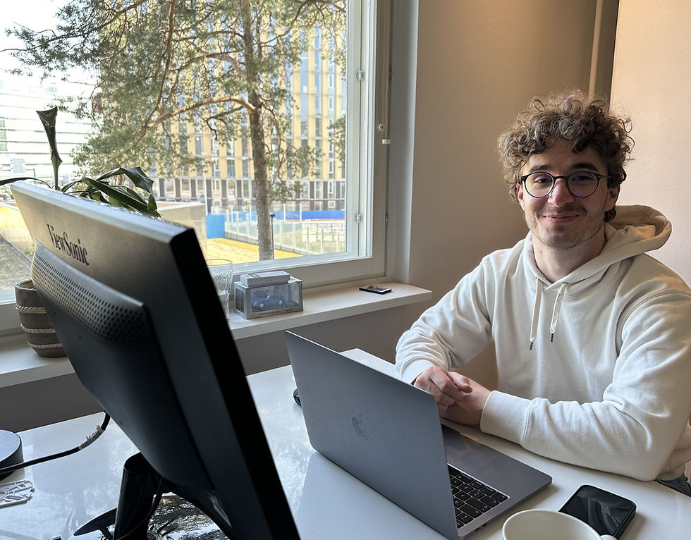 Tutkimme, miten tekoäly auttaa pienyritystä markkinoinnissa