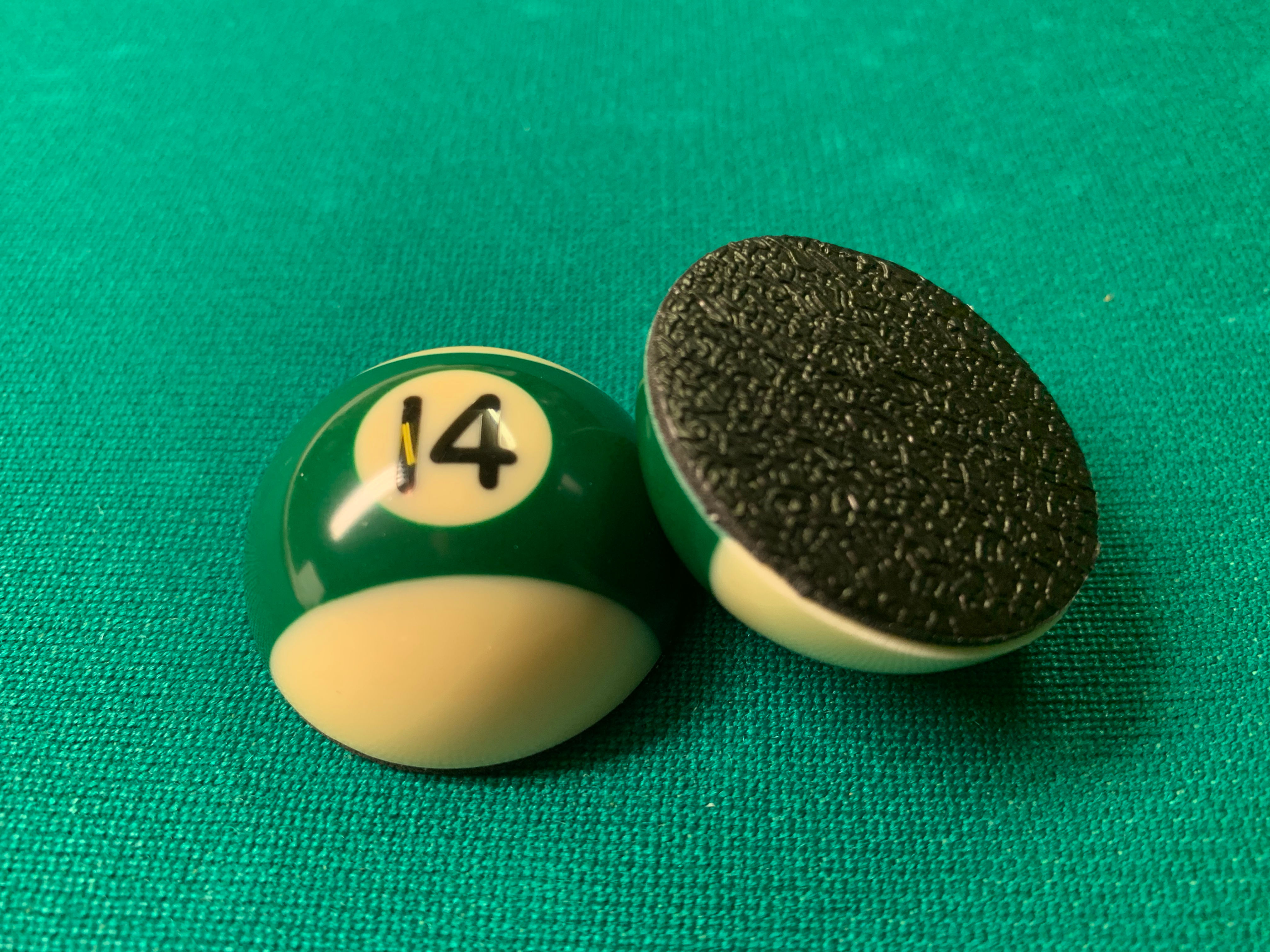 Pocket Marker (14 ball) - Small half ball (1.5") with rubber base