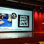 Peça criada para a exposição "O Poder da Palavra IV" na Galeria do Islão Oriental, Museu Gulbenkian, em diálogo com jarro otomano do século XVI/XVII.