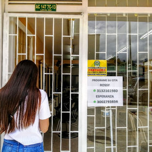 Después de casi 3 meses de inactividad, San Ángel peluquería volvió a abrir sus puertas, pero antes sus dueñas debieron llenar formularios, obtener certificados y fortalecer sus procesos de higiene y bioseguridad.