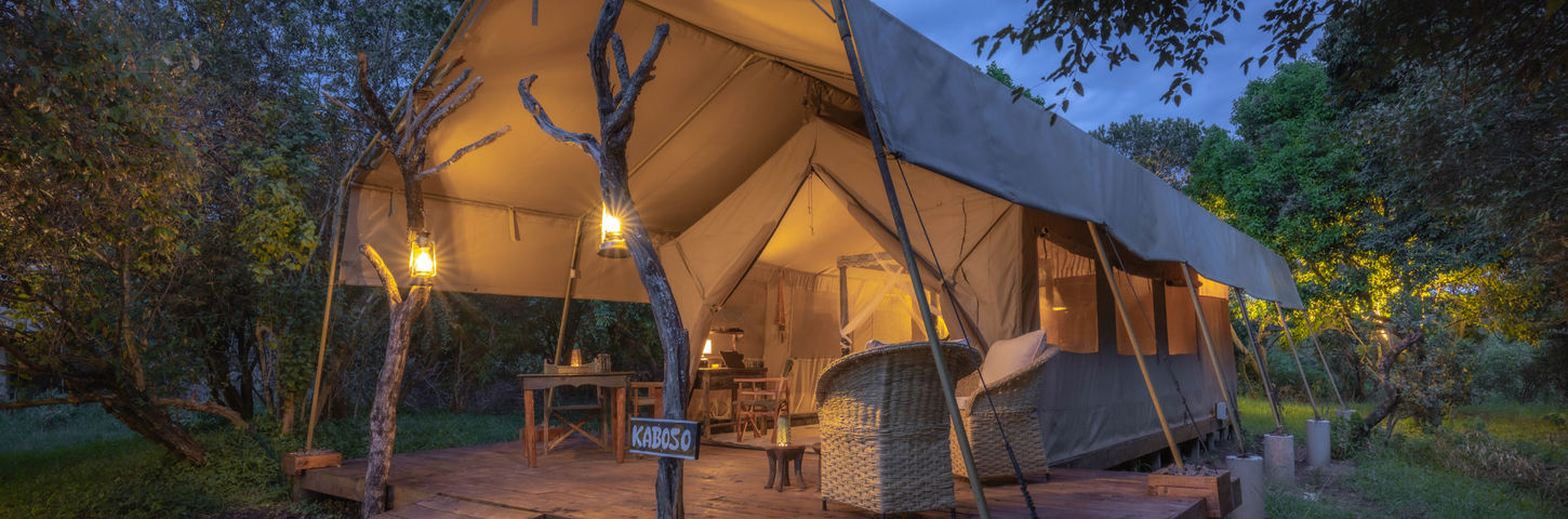 Safari bathroom with solar hot water - Luxury Boutique Camp