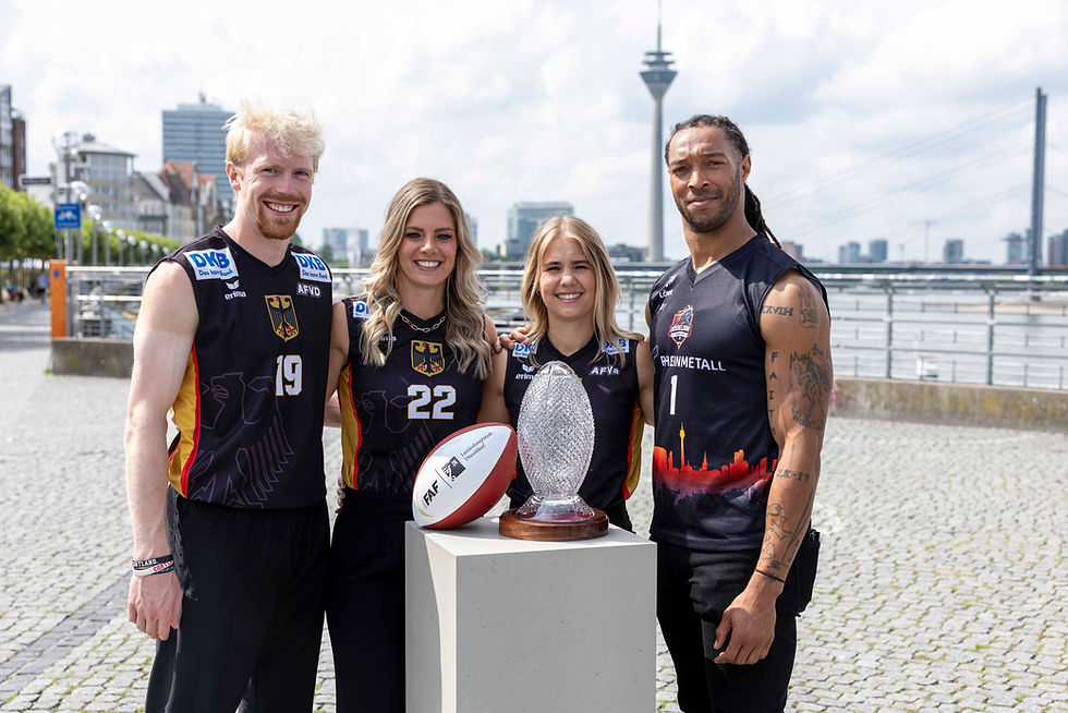 German national team players Luca Bultmann, Mona Stevens, Pia Schwartz and Mario Wokocha.