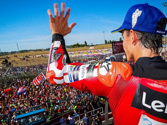 Marc Marquez capitalises on Bezzecchi error to seize title race lead