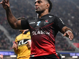 Play-off picture set as Crusaders dominate, Chiefs overwhelm Blues