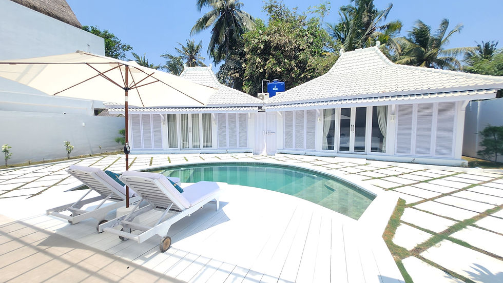 Located in the heart of Kuta Lombok, just 5 minutes from the center with bars and restaurants.
460m2 of space, 2 bedrooms (with large desks for workspace), newly built kitchen and living room. 
 Onsite car park