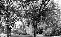 Harvard University in Cambridge, Massachusetts, in 1913.jpg