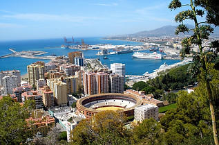 Málaga_-_vistas_desde_el_Parador_de_Gibralfaro_01.jpg