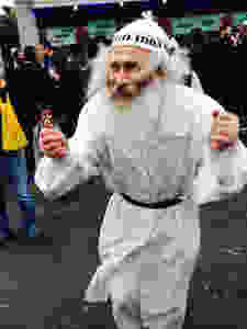 nanach plder man dancing