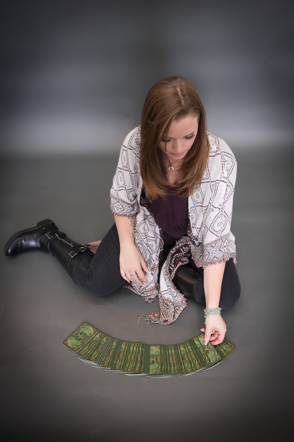 Psychic Lauryn, psychic development coach and founder of the Psychic Development Society