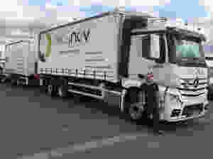 Jean-Michel et son camion remorque avec chariot embarqué