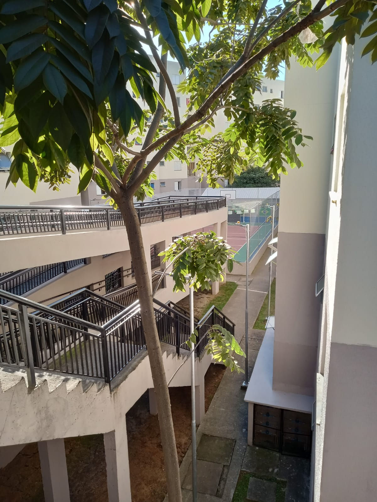 Vende Apto - Estrada do M'Boi Mirirm 130 - Jd das Flores