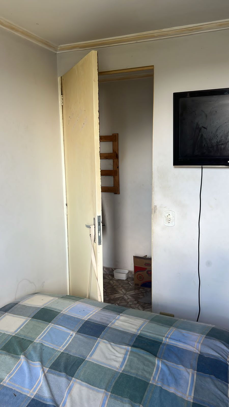 Miniatura: Vende Apto/CDHU -  Rua Cantanhede 300 - Pirajussara