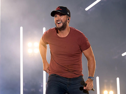 LUKE BRIAN ANNOUNCED TO BE 2021 CMA AWARDS SHOW HOST