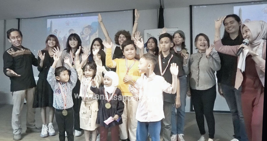 Foto bersama usai awarding ceremony