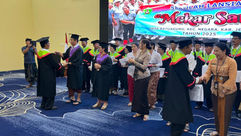 Ratusan Lansia Ikuti Wisuda di Jembrana, Bupati Kembang Sebut Bukti Belajar Tanpa Batas Usia