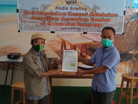 Kebijakan Moratorium Hutan dan Lahan Gambut di Kabupaten Ketapang oleh WALHI Kalimantan Barat