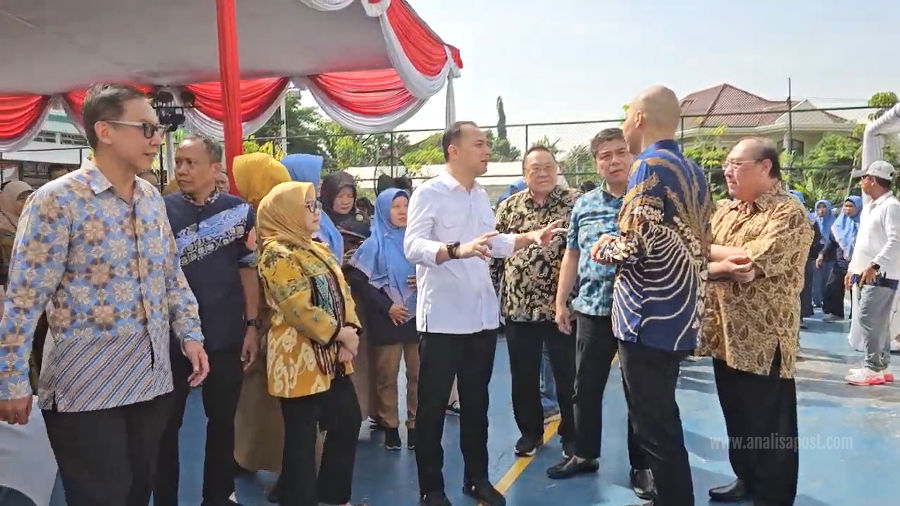 Wali Kota Surabaya, Dr. Eri Cahyadi, S.T., M.T., mengapresiasi kolaborasi yang dijalin oleh Kampus PCU untuk memberdayakan ibu-ibu di Kelompok Tani Serpis Kebun Kita