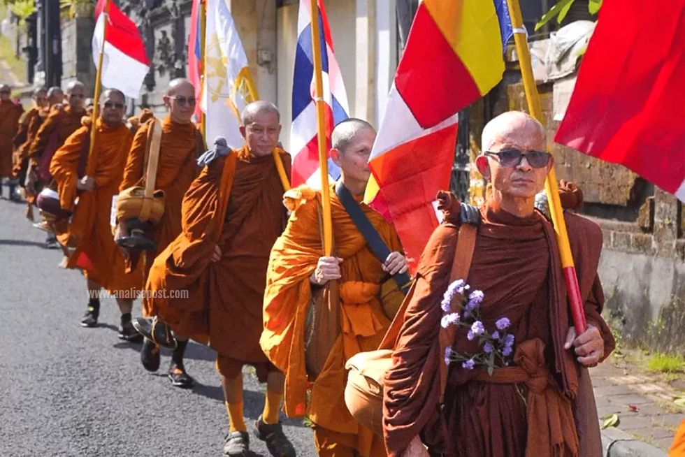 Langkah Damai Bhikkhu Walk for Peace 2026 Melintasi Banyuwangi
