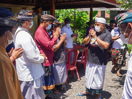 Hadiri Rapat Rutin Bendesa Kecamatan Mendoyo, Ini Pesan Bupati Tamba