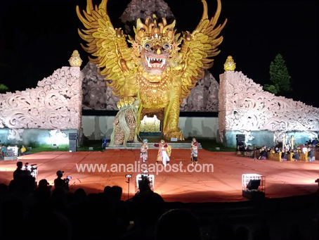 Sanggar Seni Sunari Bajra Singaraja Tampil kocak dalam Pekan Apresiasi Seni di RTH Bungkarno