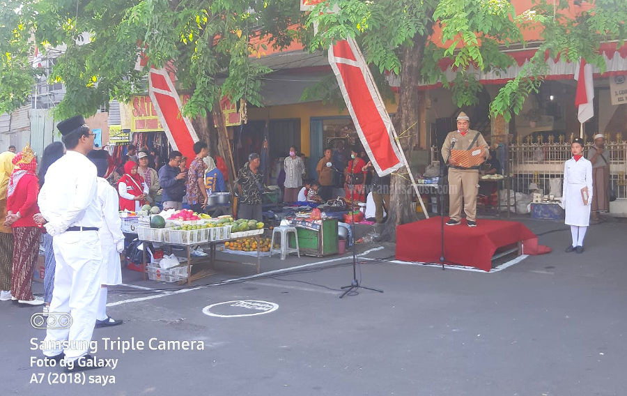 Pasar Karangmenjangan Surabaya Gelar Upacara HUT RI ke-80