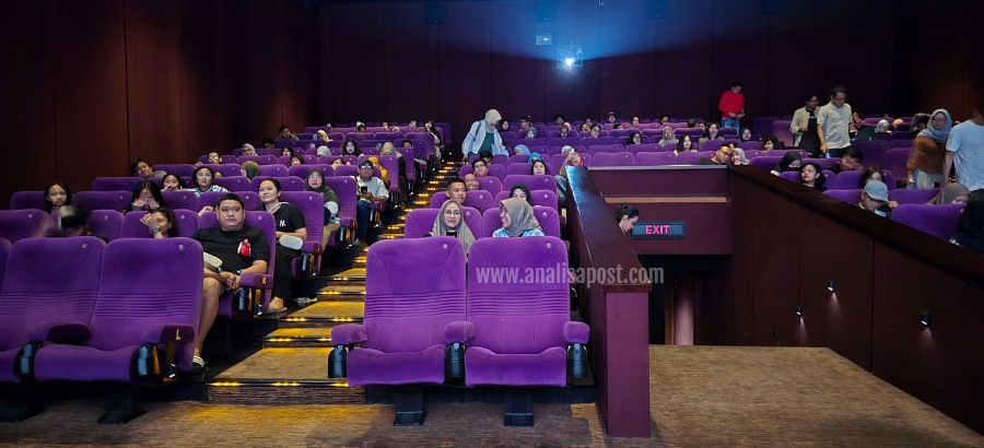 Sreening Film Panggil Aku Ayah, Bawa Warga Surabaya Banjir Air Mata