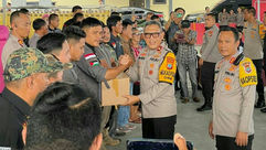 Polri Bersama TNI Gelar Baksos di Kota Bitung