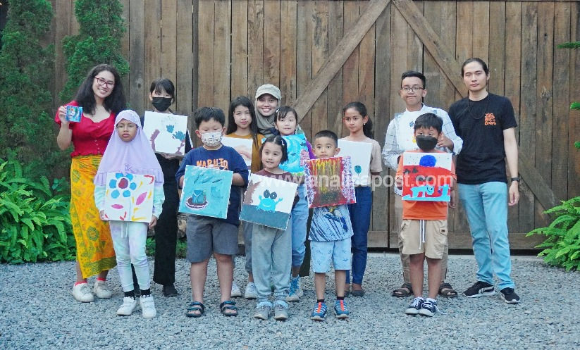 Para peserta foto bareng usai workshop
