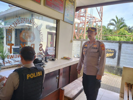 Pastikan Masyarakat Dilayani Dengan Baik Waka Polsek Mengwi Cek Langsung Pelayanan Publik