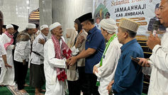 Jemaah Haji Jembrana Tiba di Tanah Air, Disambut Haru oleh Keluarga dan Pemkab