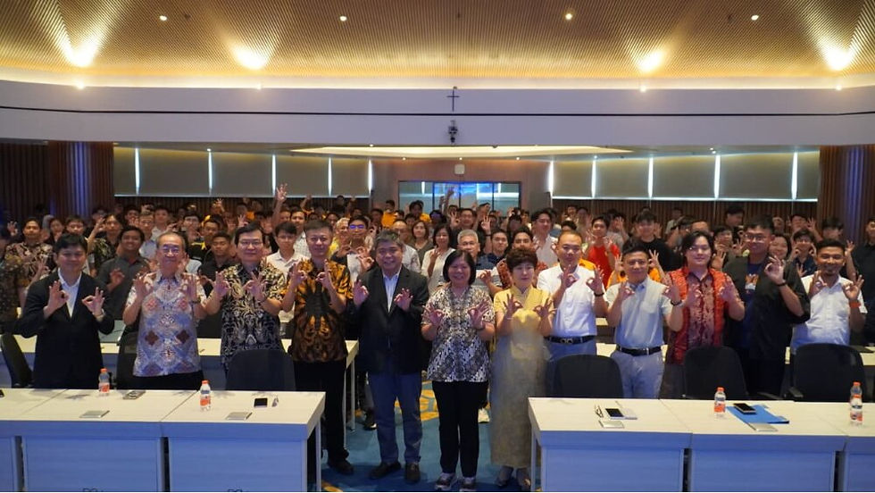 Seluruh peserta yang hadir dalam peresmian Petra Drone Academy