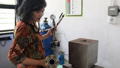 Guru Besar ITS Kembangkan Teknologi Ubah Limbah Aluminium Jadi Sumber Energi Listrik Hijau