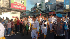 Rayakan Cap Go Meh, Masyarakat Manado Penuhi Pusat Pertokoan Pasar 45 