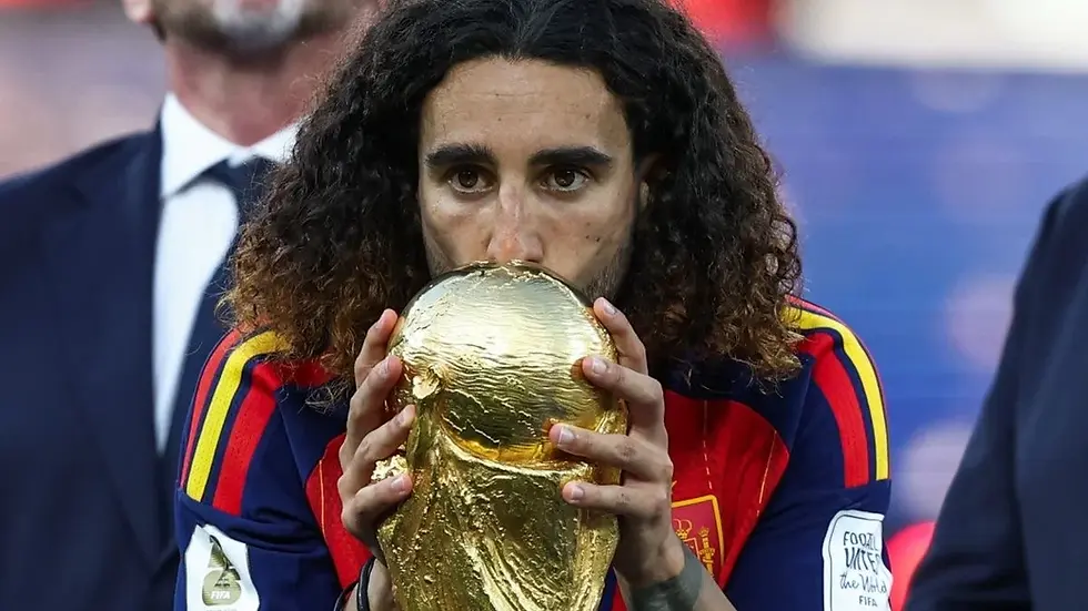 Capdevila revela el ritual de la moneda enterrada que Cucurella repitió en la final del Mundial