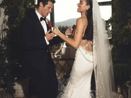 Dua Lipa comparte las primeras fotos de su boda y luce un vestido de Chanel Alta Costura