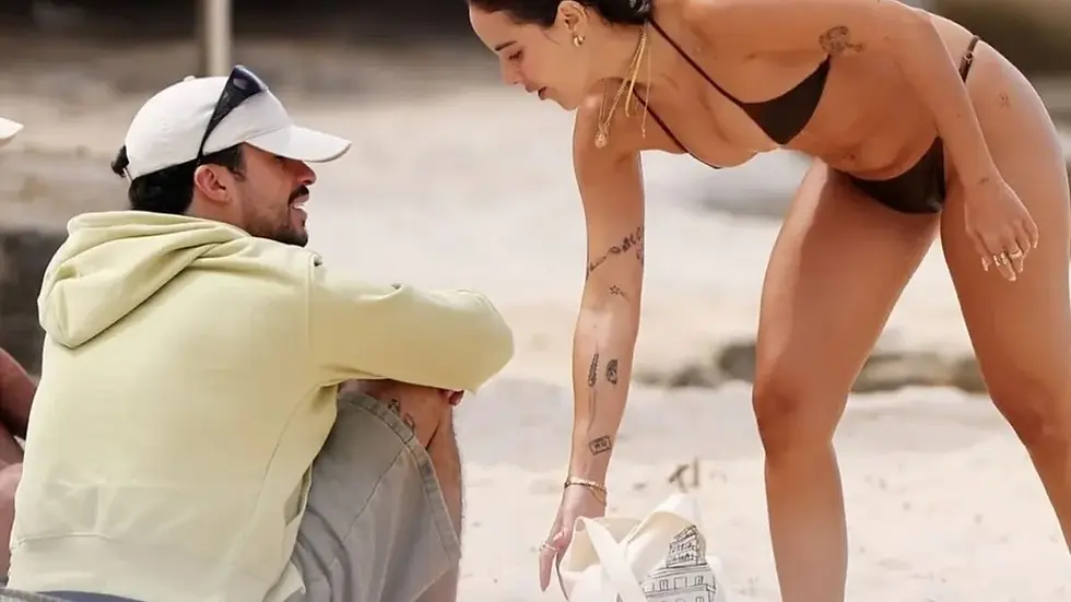 Bad Bunny disfruta de un día de playa en Australia junto a su ex, Gabriela Berlingeri, en medio de rumores de reconciliación