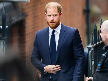 Filtran coquetos mensajes entre el príncipe Harry y una periodista en pleno juicio contra el Daily Mail