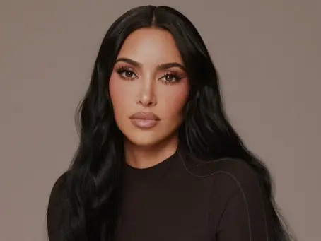 Encuentran cocaína valorada en millones de dólares en camión con ropa de la marca de Kim Kardashian