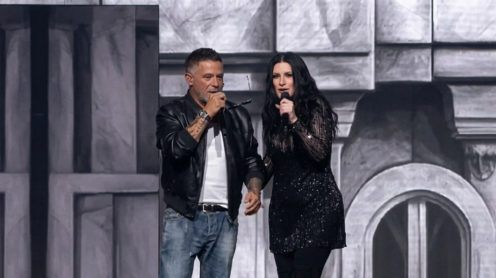 Alejandro Sanz y Laura Pausini en el Movistar Arena de Bogotá el 22 de abril.