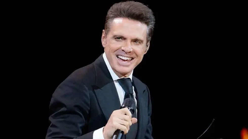 Revelan las primeras imágenes del hijo mayor de Luis Miguel y Araceli Arámbula tras 19 años de anonimato