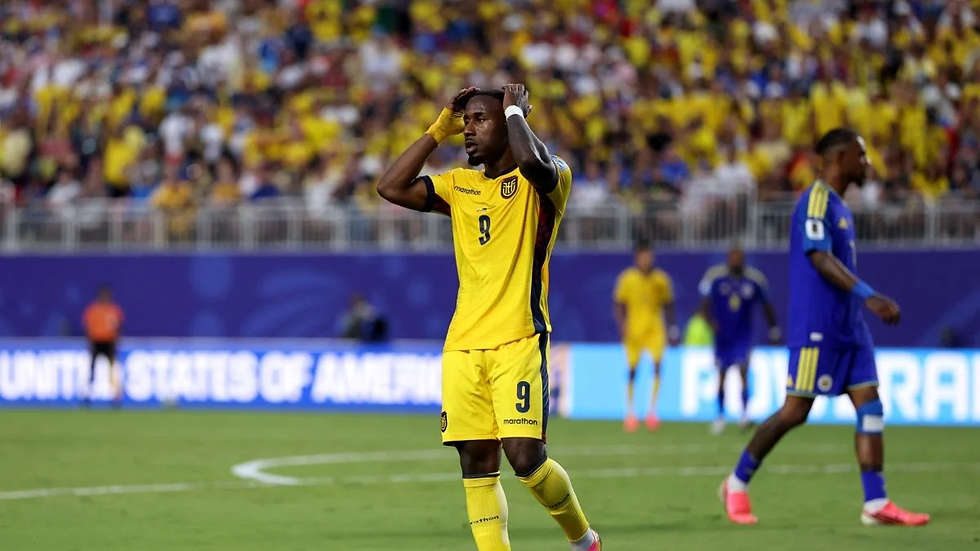 John Yeboah lamenta una de las ocasiones perdidas del enfrentamiento entre Ecuador y Curazao en el Mundial 2026. Foto: AFP