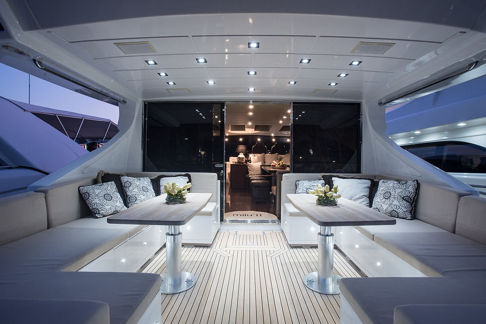 Main deck living