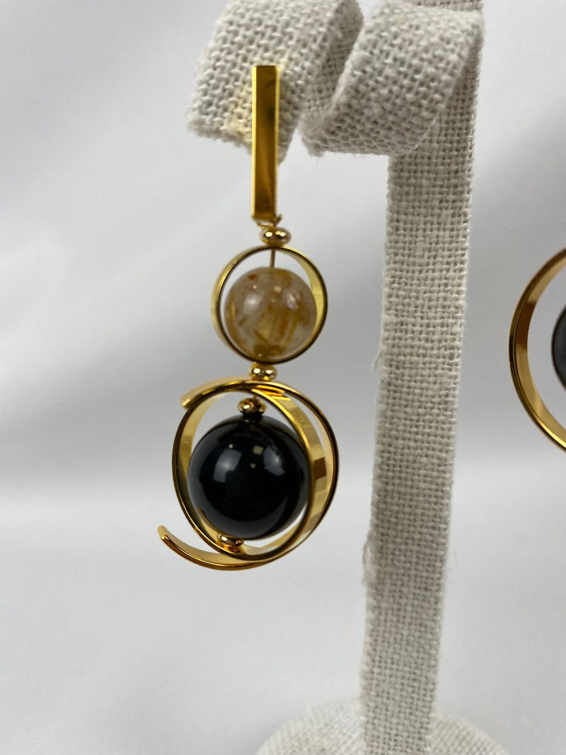 Thumbnail: Golden Spinning Golden Rutilated Quartz