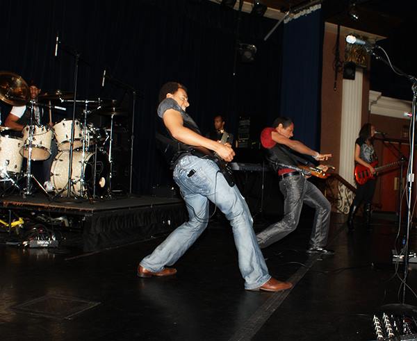 PAR~A~DIGM — ROCKING OUT