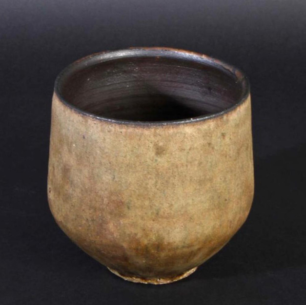 Early vase/bowl 1
