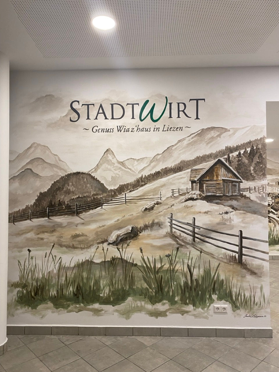 Handgemalte Wandmalerei im Stadtwirt Liezen – Restaurant Interior Art