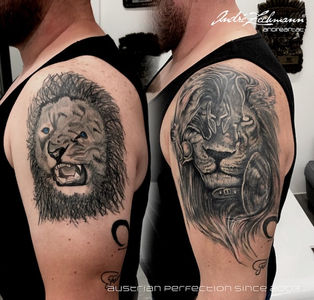 Man with a lion tattoo on his shoulder, text. Andre Zechmann, cover-up images.