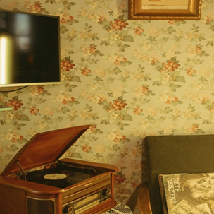 Wallpaper vs. Paint? Which is better?
